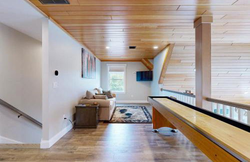 Hilltop Hideaway - Photo 16