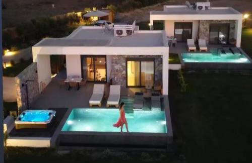 Aphrodite Luxury Suites, Private Heated Pool & Jacuzzi -Romantic Escape for Couples - Photo 12