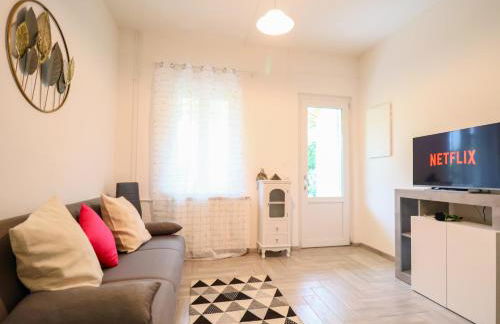 The Cozy Apartment - Wi-Fi, Smart TV, Free Parking - Foto 6