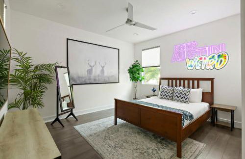 Austin Oasis Spacious 4BR Retreat with Hot Tub Cowboy Pool and Infrared Sauna Perfect for Families and Bachelorettes - Photo 39