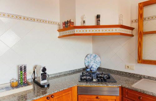 Villa renovada vista al mar y piscina climatizada - Foto 32