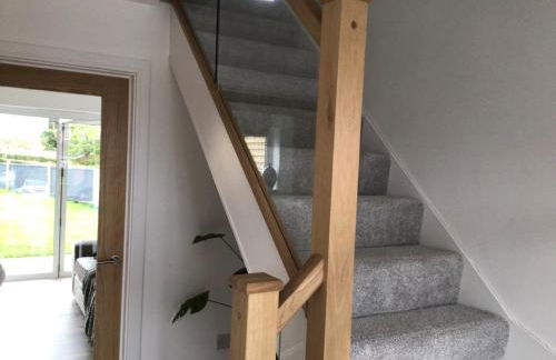 Luxurious 3 bedroom house now with FULL FIBRE INTERNET Shangri la in village of Alfrick with driveway parking for 3 cars in an area of outstanding natural beauty, superb walking,close to Worcester, Malvern showground, theatre, Malvern hills, dogs welcome - Photo 16