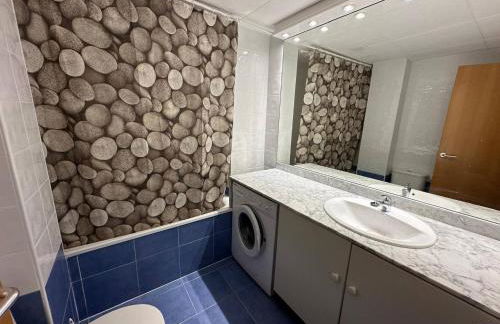 Apartamento con parking y piscina comunitaria AV-42 - Foto 11