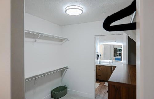 Convention Ctr Bespoke Beauty - 2BD Pool,Gym,Hot tub,Pkg - Foto 31