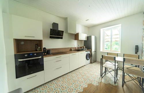 Immeuble 3 Hébergements Entre Dombes et Saône - Foto 3