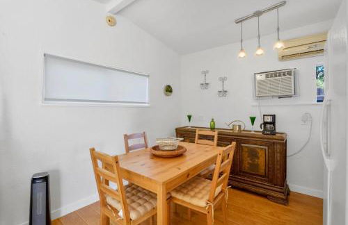 Villa La Verde - Newly Designed 4BR Villa with Pool & Guesthouse by Topanga - Foto 47