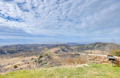 Hot Tub and Views Luxe Mountain Escape in Yucaipa - Photo 42