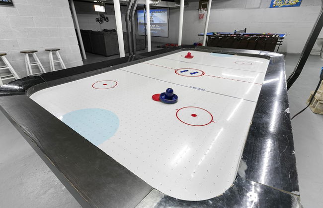 The Waterfront - Waterslide Game Room Sleeps 26 - Foto 60