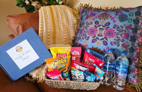 Blue Boho Music and Meme House Four Bedroom Home with Arcade near Westport Plaza - Foto 2