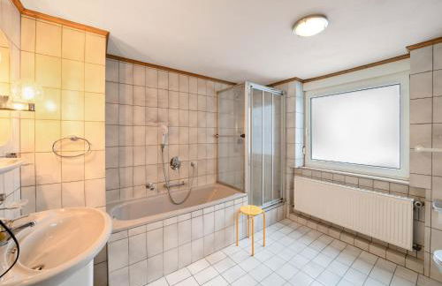 Spacious holiday home in Winterberg with terrace - Foto 25