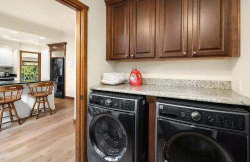 European White Castle on Lake Desire Private Dock - Foto 27