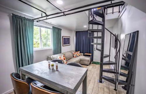 Bright 1-Bedroom Loft in Converted Garage with Private Entrance - Foto 9