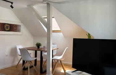 Schönes City-Apartment mit 2 Schlafzimmer, Parkplatz, ruhig und hell, D46-DG - Photo 23