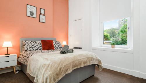 4 Beds - City Gateway Getaway with Free Parking - Foto 3