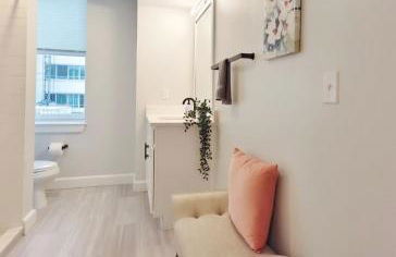 Fun Cozy Apts - 1 25 Mile Walk to TIAA Bnk Fld - Foto 7