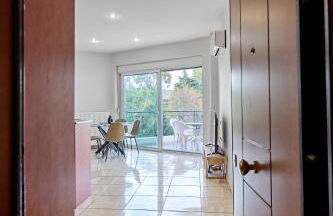 Chios Town Apartment - Heart Of Chios Town With 2 Minute Walk To The Beach - Photo 2