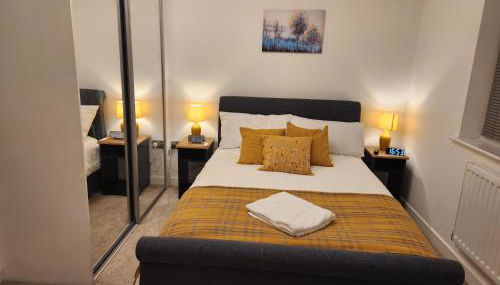 Beautifully Fab 3 bedroom 4 beds New home 8 guests Stretford Trafford - Foto 5, wardrobe