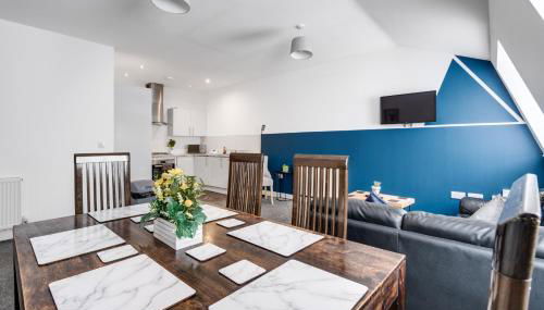 Huge Apartment - 8 Beds - Free Parking - Long Stays! - Foto 3