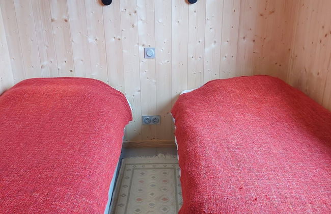 Chalet in Lovely, Rich Forest Setting With a Beautiful View - Photo 6