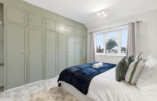 NEW 4 Beds Huge Driveway for LWBs Group Base Willenhall Bilston Junction 10 M6 A454 Keyway Junction A463- Wolverhampton Walsall--Bloxwich - I54 Business Park-Molineux Stadium - BY Samina - ARZ Stays - Regular Work & Long Stays Available - Foto 8