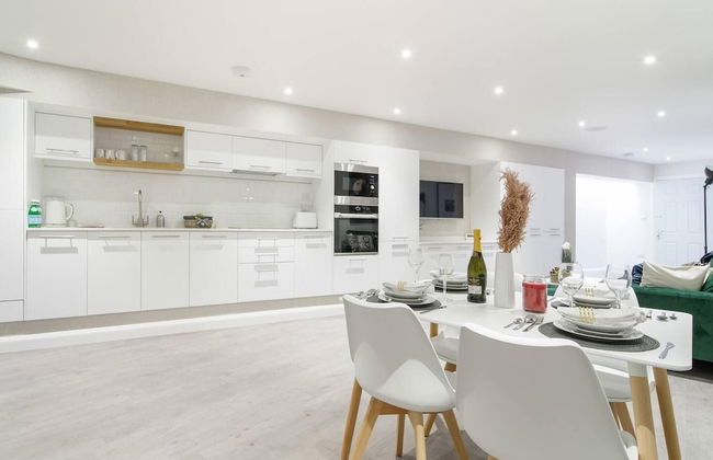 Livestay - 2 Bed Hollywood Movie Themed Apt - Foto 16