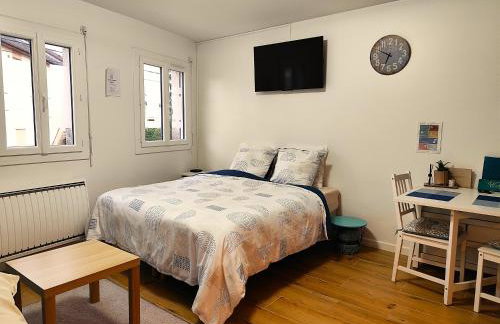 STUDIO NEUF PARKING SECURISE Direct CDG et PARIS CENTRE Parc expo Villepinte & Arena Grand Paris - Foto 4