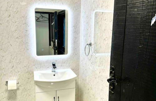 Sleeps 8 Thamefront Gem w PetsOK Free Parking - Foto 3