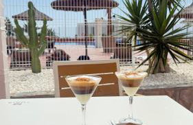 Views, international channels, A-C, pool, bar - Foto 25