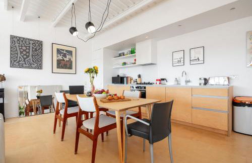 Large Penthouse in unique former Warehouse furnished with premium fittings for a luxurious stay - Foto 12