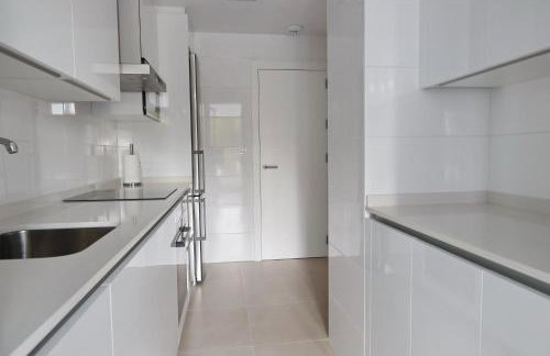 TOPLAGE Marbella Neubau Luxus-Apartment, Strand und Altstadt in Minuten zu Fuss - Photo 17