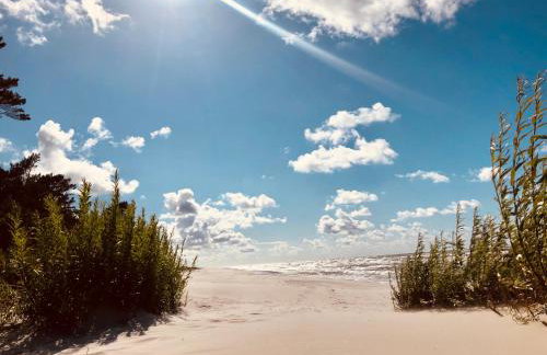 Piękny domek z dużym ogrodem - Foto 40