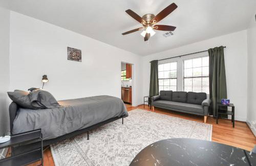 Serene Studio Escape - EADO HTX 1 - Foto 73