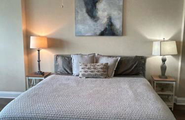 Spacious 2 Bedroom 2 Bathroom Apartment with Balcony in Uptown Charlotte! City Views & Free Parking! - Foto 17