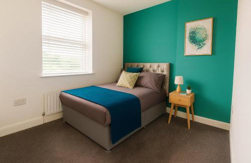 Coastal Haven - Steps From Beach - Photo 9