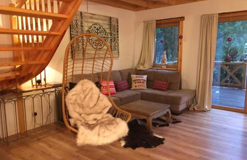 Deluxe Holiday Zdrojowa -Willa typu Alpejskiego w Borach Tucholskich-Całoroczna Balia z jacuzzi-Prywatny las i strumyk -Duża Wiata grillowa - Foto 3