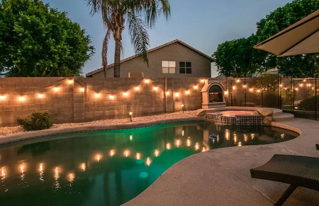 Massive 5 Bdrm Getaway W/pool, Hot Tub, Game Room! - Photo 41