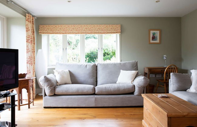 Charming Cottage for 10 in Heart of South Downs - Photo 15