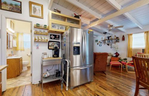Cozy Dog-Friendly House Near Water with Enclosed Yard, Grill, & Equipped Kitchen - Photo 14