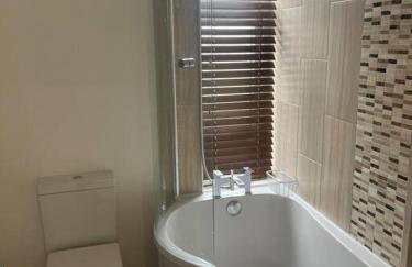 Comfortably furnished 2 bedroom home in Bolton - Foto 5