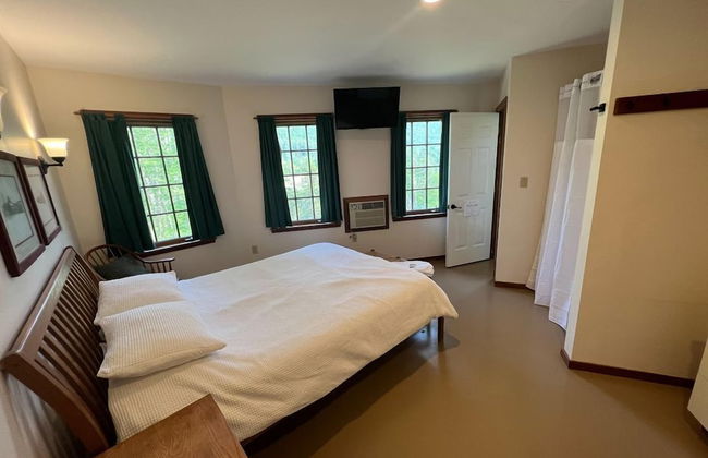 Home On The Connecticut - Photo 4