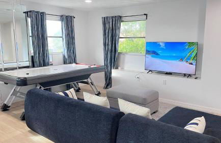 5 bedroom pool house air hockey walk to beach - Foto 13