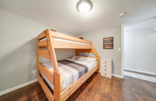 Walk to GOTL strip! Family cottage with laundry - Foto 17