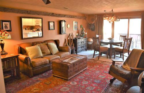 New listing! ON 62-acre Broad Ripple park/ less than a mile from Broad Ripple village. - Foto 7