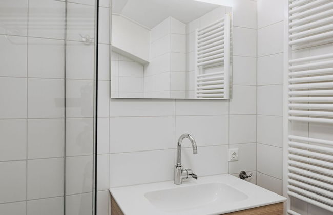 Modern Lodge Near Beach - Photo 12