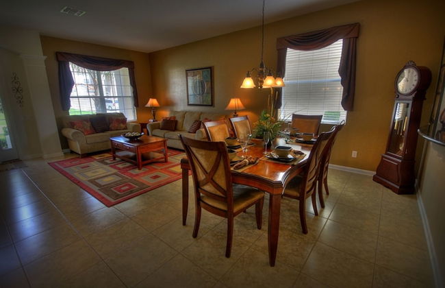 6BR 4BA Home in Windsor Hills by CV-2579 - Foto 11