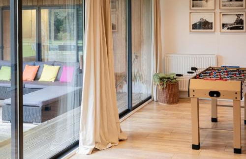 Stunning 6 Bedroom with Swimming Pool & Sauna! - Foto 102