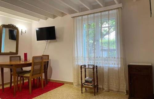 Peculiar Garden Apartment - Photo 26