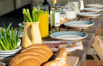 Sound of the Sea, beach front Bungalow with hot tub, in Tywyn - Foto 7