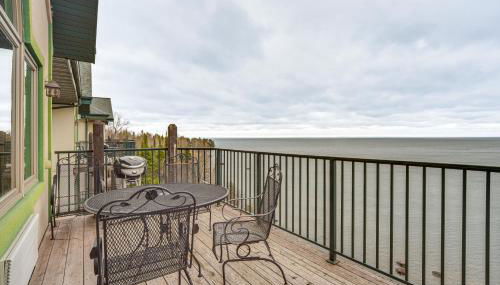 Pool and Lake Access Northern Lakes Retreat! - Foto 5