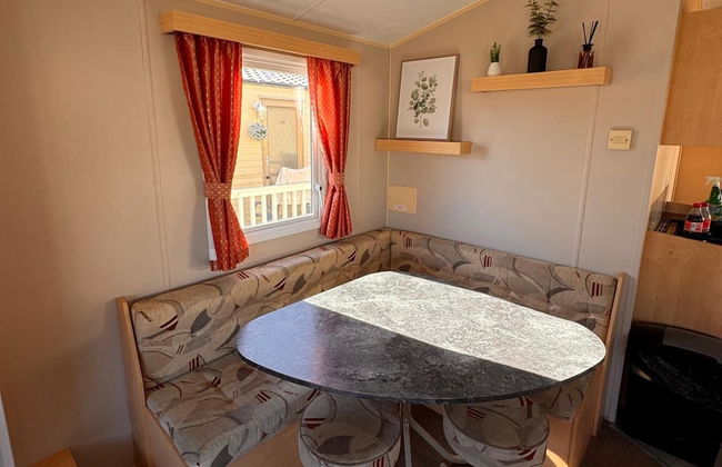 3 Bed Caravan - Side Gated Decking, Wifi, Pets - Foto 17